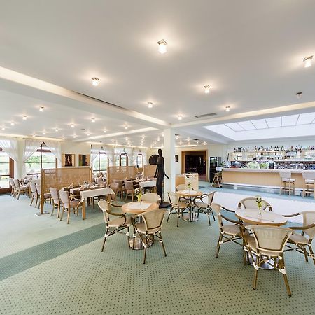 Golf Hotel Austerlitz Zewnętrze zdjęcie