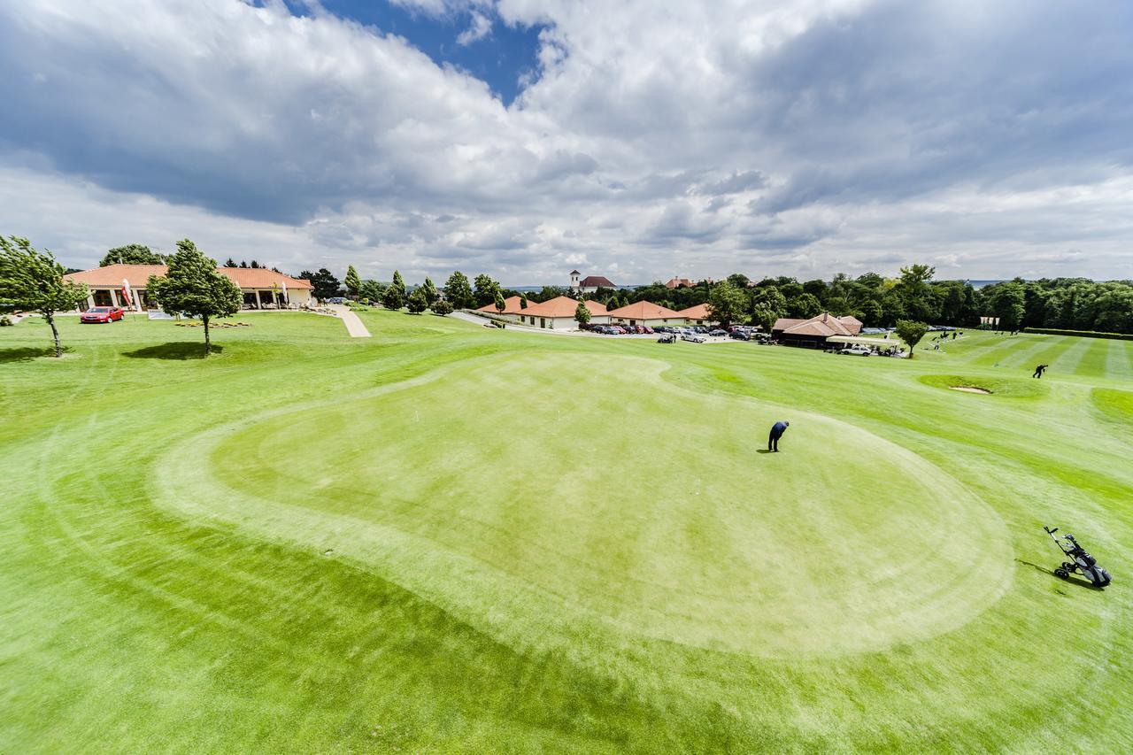 Golf Hotel Austerlitz Zewnętrze zdjęcie